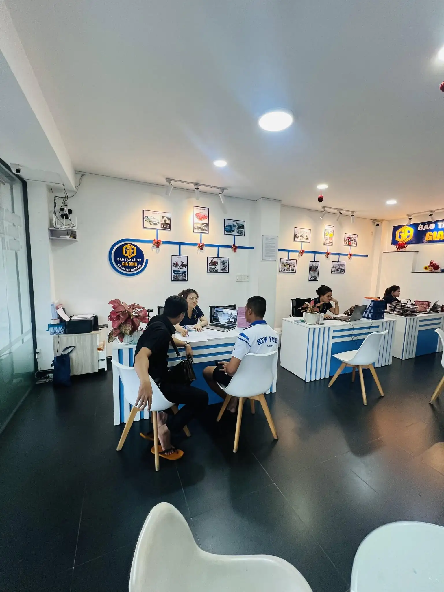 Văn phòng đào tạo lái xe Gia Định